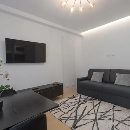 Royal Luxury P.zza Della Repubblica Apart Otel Milano