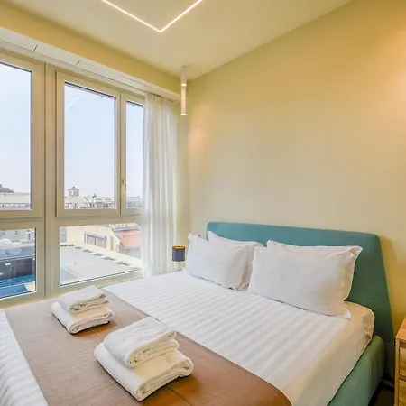 Royal Luxury P.zza Della Repubblica Apart Otel 3*