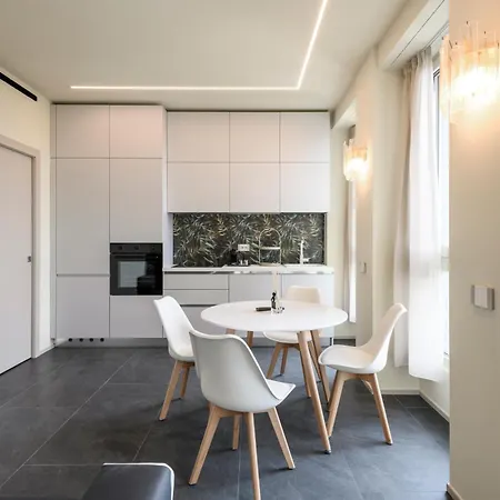 Royal Luxury P.zza Della Repubblica 3*