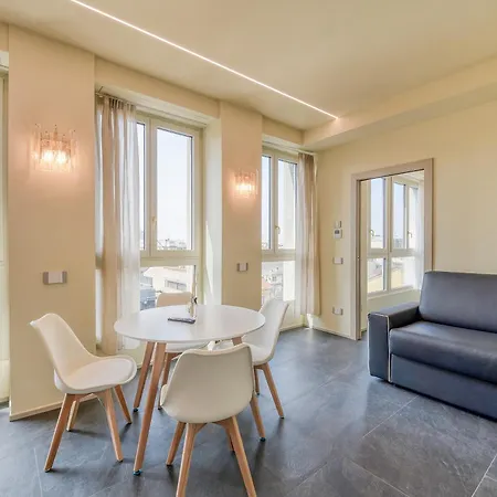 Apart Otel Royal Luxury P.zza Della Repubblica 3*