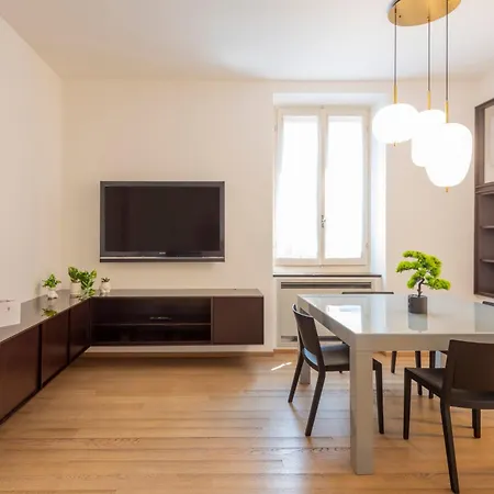 Royal Luxury P.zza Della Repubblica Apart Otel Milano