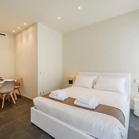 Royal Luxury P.zza Della Repubblica Apart Otel