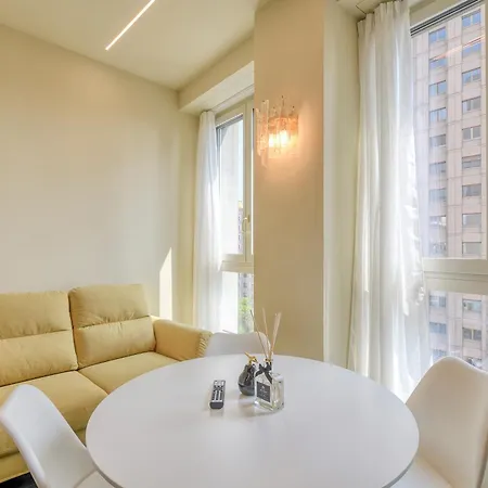 Apart Otel Royal Luxury P.zza Della Repubblica 3*